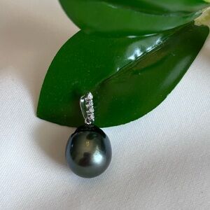 14k Black Tahitian Pearl Diamond Pendant
